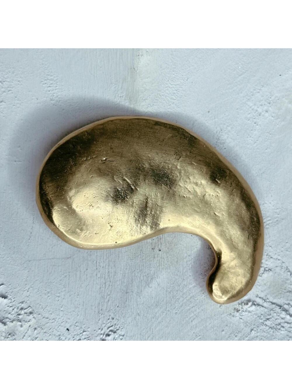 7627u. Matte Goldtone Abstract Vintage Brooch